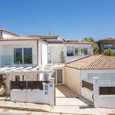 Casa Vacanze Zeffiro vista mare con giardino