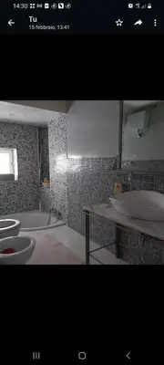 Bagno di Casetta del cuore intero appartamento con camino