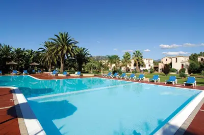 Piscina di Residence Baia delle Palme Apartment 43440 o nelle vicinanze