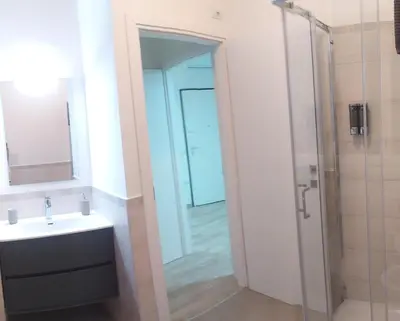 Bagno di Town Center Apartment