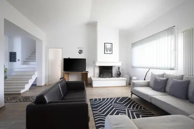 TV o dispositivi per l'intrattenimento presso The White Villa