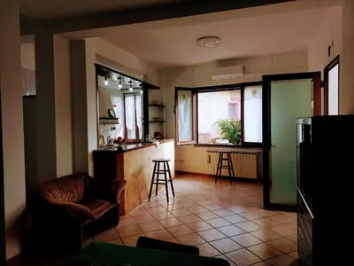 Cucina o angolo cottura di casa panoramica