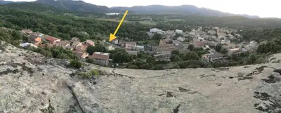 Vista generica sulle montagne o vista sulle montagne dall'interno dell'appartamento