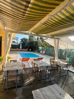 Piscina di Casa vacanze Mare Fuori o nelle vicinanze