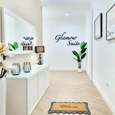 Glamour Suite by Accomodo