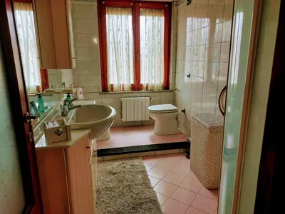 Bagno di Deliziosa casetta in centro a 10 min dal mare