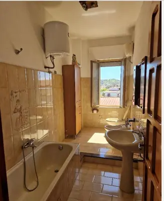 Bagno di Apartment Piras&Tascedda Ampio Appartamento Vicino al Centro